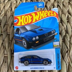 Alfa Romeo GTV 3.0 Hot Wheels Blue Car Factory Fresh HTF13 Hotwheels New Diecast